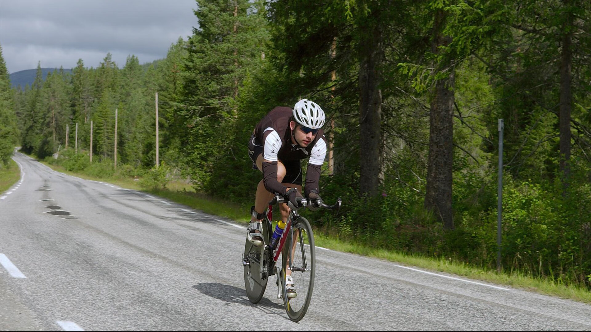 奋斗的青春在篮筐下闪光,奋斗的青春路
